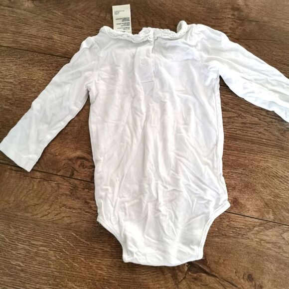 3/$12 Oshkosh B'gosh girls onesie 12 m - Picture 4 of 5